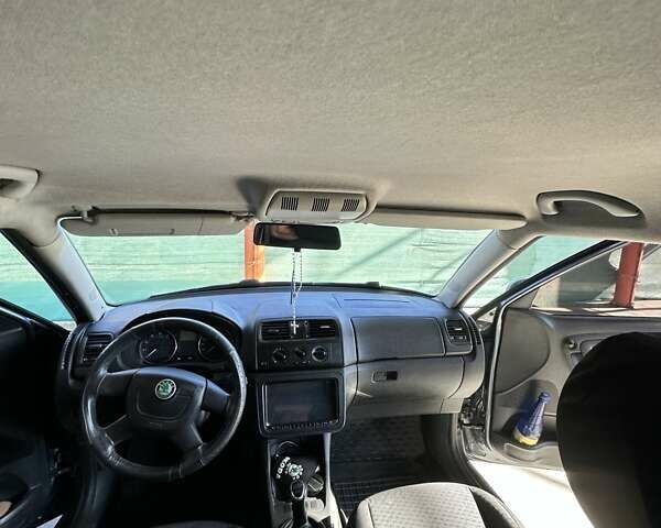 Серый Шкода Фабия, объемом двигателя 1.39 л и пробегом 150 тыс. км за 5800 $, фото 9 на Automoto.ua