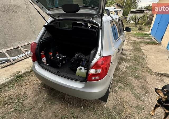 Серый Шкода Фабия, объемом двигателя 1.2 л и пробегом 205 тыс. км за 5500 $, фото 4 на Automoto.ua