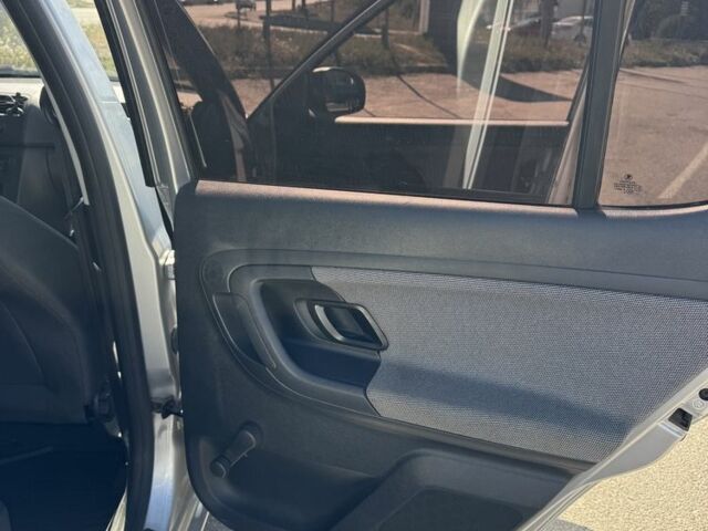 Серый Шкода Фабия, объемом двигателя 1.2 л и пробегом 1000 тыс. км за 5999 $, фото 6 на Automoto.ua