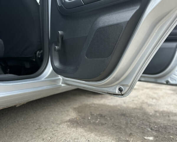 Серый Шкода Фабия, объемом двигателя 1.6 л и пробегом 247 тыс. км за 6700 $, фото 9 на Automoto.ua