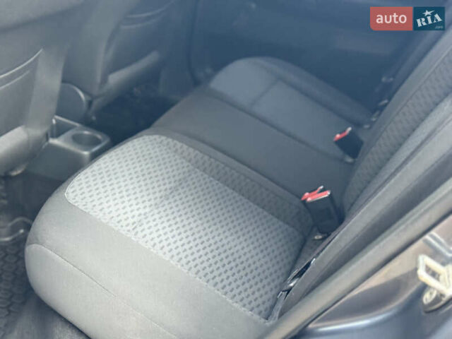 Сірий Шкода Фабія, об'ємом двигуна 1.39 л та пробігом 160 тис. км за 6800 $, фото 25 на Automoto.ua