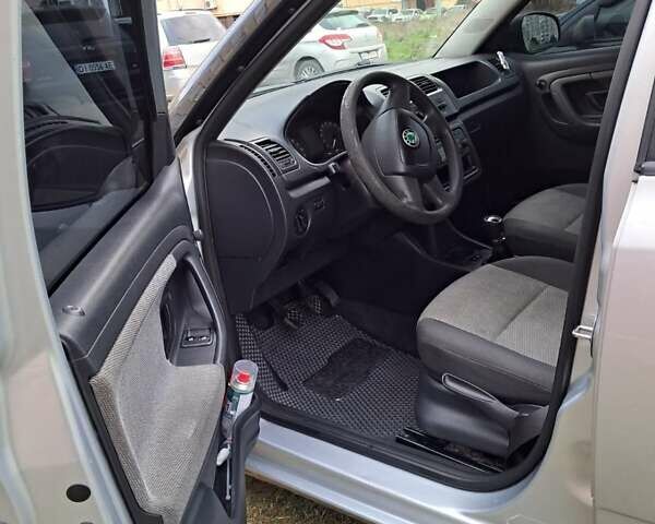 Сірий Шкода Фабія, об'ємом двигуна 1.6 л та пробігом 170 тис. км за 4500 $, фото 22 на Automoto.ua