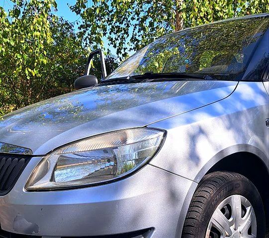 Шкода Фабия 2012 в Запорожье на Automoto.ua Серый Шкода Фабия, объемом двигателя 1.2 л и пробегом 162 тыс. км за 5850 $, фото 3 на Automoto.ua