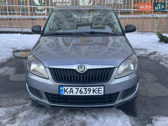 Сірий Шкода Фабія, об'ємом двигуна 1.2 л та пробігом 209 тис. км за 4800 $, фото 1 на Automoto.ua