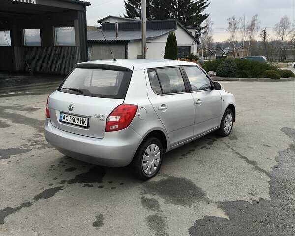 Сірий Шкода Фабія, об'ємом двигуна 1.4 л та пробігом 333 тис. км за 3800 $, фото 5 на Automoto.ua