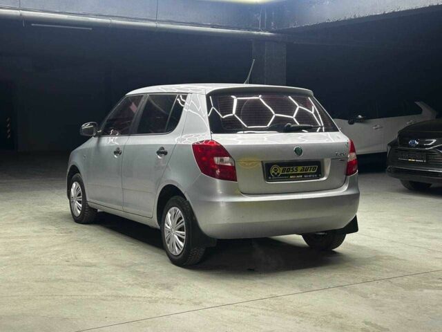 Серый Шкода Фабия, объемом двигателя 1.2 л и пробегом 167 тыс. км за 5100 $, фото 3 на Automoto.ua