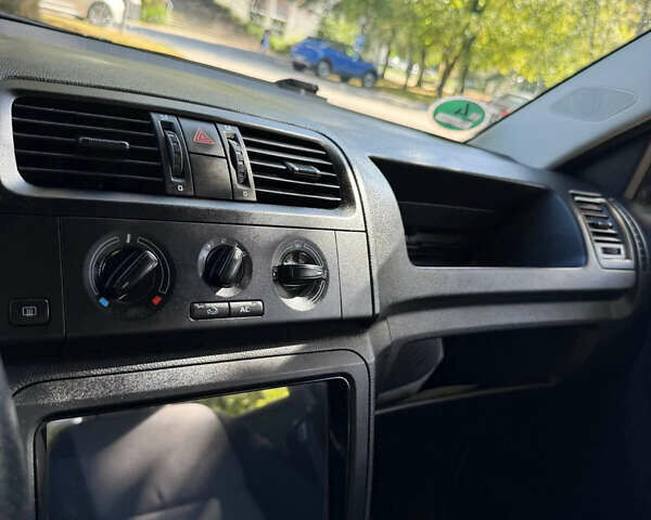 Сірий Шкода Фабія, об'ємом двигуна 1.2 л та пробігом 184 тис. км за 4800 $, фото 13 на Automoto.ua