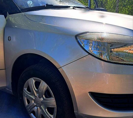 Шкода Фабия 2012 в Запорожье на Automoto.ua Серый Шкода Фабия, объемом двигателя 1.2 л и пробегом 162 тыс. км за 5850 $, фото 4 на Automoto.ua