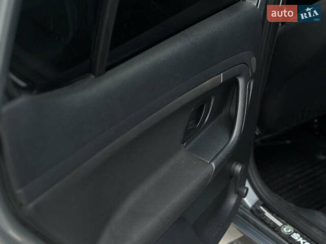 Серый Шкода Фабия, объемом двигателя 1.2 л и пробегом 248 тыс. км за 5700 $, фото 9 на Automoto.ua