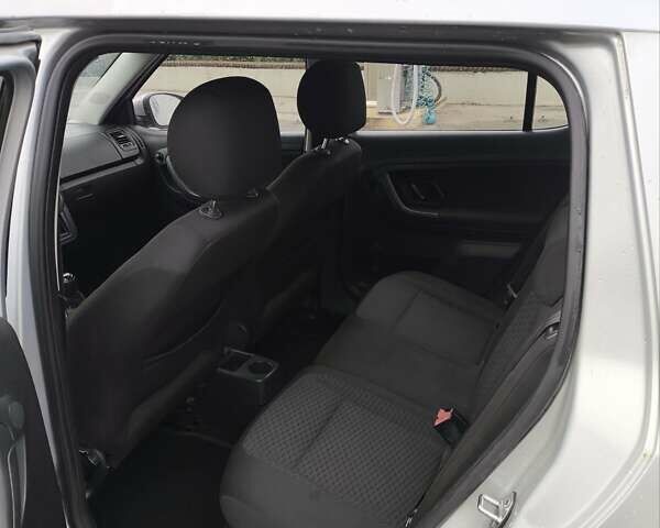 Сірий Шкода Фабія, об'ємом двигуна 1.4 л та пробігом 333 тис. км за 3800 $, фото 13 на Automoto.ua