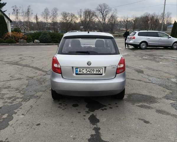 Сірий Шкода Фабія, об'ємом двигуна 1.4 л та пробігом 333 тис. км за 3800 $, фото 6 на Automoto.ua