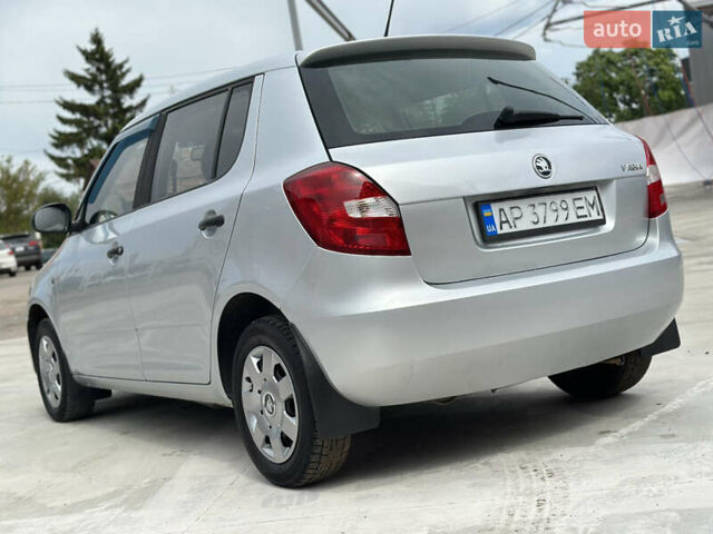 Серый Шкода Фабия, объемом двигателя 1.39 л и пробегом 205 тыс. км за 5800 $, фото 9 на Automoto.ua