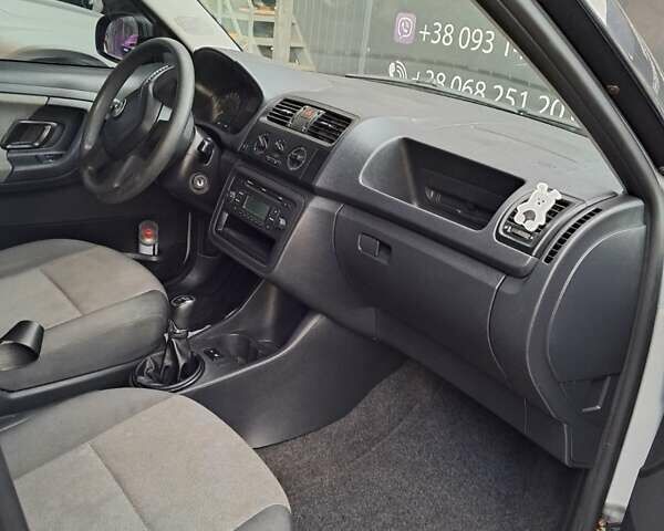 Сірий Шкода Фабія, об'ємом двигуна 1.6 л та пробігом 170 тис. км за 4500 $, фото 16 на Automoto.ua
