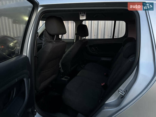 Серый Шкода Фабия, объемом двигателя 1.39 л и пробегом 251 тыс. км за 4199 $, фото 8 на Automoto.ua