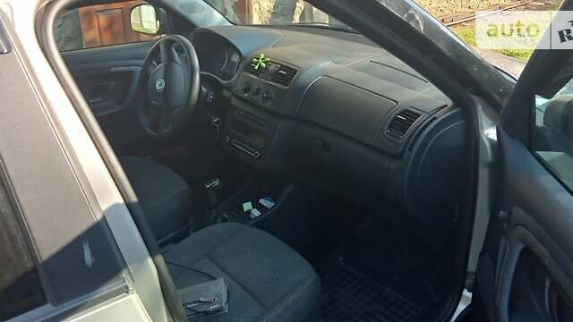 Шкода Фабія 2012 у Вінниці на Automoto.ua Сірий Шкода Фабія, об'ємом двигуна 1.2 л та пробігом 230 тис. км за 4700 $, фото 8 на Automoto.ua