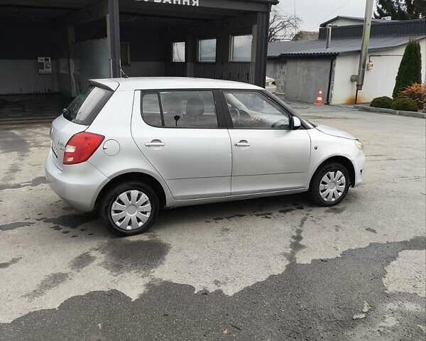 Сірий Шкода Фабія, об'ємом двигуна 1.4 л та пробігом 333 тис. км за 3800 $, фото 4 на Automoto.ua