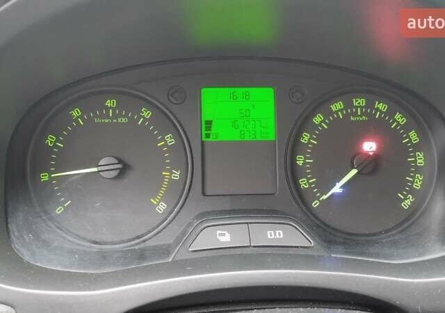 Серый Шкода Фабия, объемом двигателя 1.2 л и пробегом 161 тыс. км за 5500 $, фото 15 на Automoto.ua