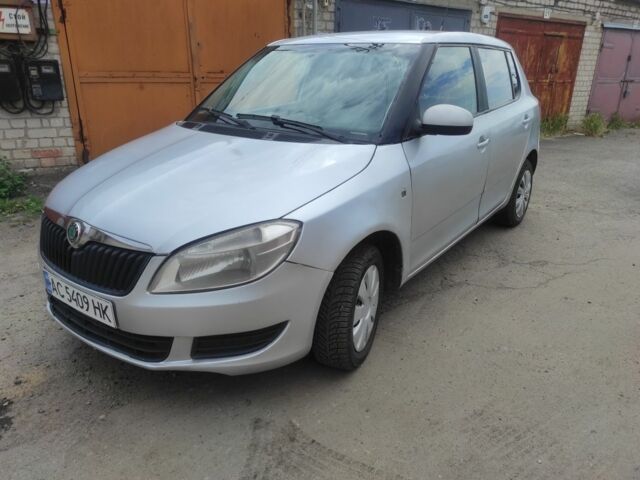 Сірий Шкода Фабія, об'ємом двигуна 1.4 л та пробігом 350 тис. км за 3400 $, фото 1 на Automoto.ua