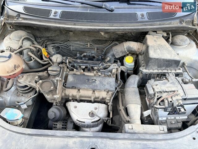 Сірий Шкода Фабія, об'ємом двигуна 1.2 л та пробігом 110 тис. км за 4300 $, фото 8 на Automoto.ua