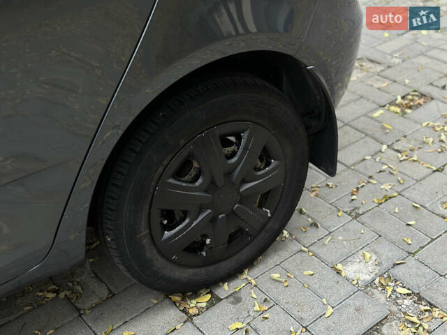 Сірий Шкода Фабія, об'ємом двигуна 1.2 л та пробігом 151 тис. км за 5700 $, фото 4 на Automoto.ua
