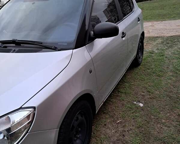 Сірий Шкода Фабія, об'ємом двигуна 1.6 л та пробігом 170 тис. км за 4500 $, фото 10 на Automoto.ua