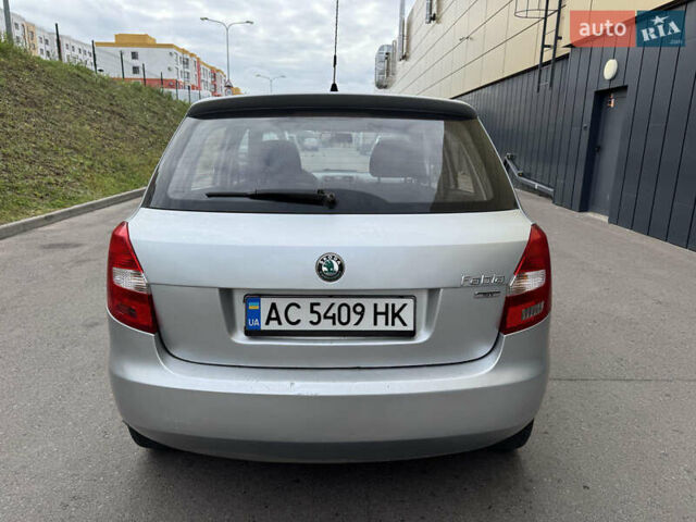 Шкода Фабия 2012 в Ровно на Automoto.ua Серый Шкода Фабия, объемом двигателя 1.39 л и пробегом 326 тыс. км за 2999 $, фото 4 на Automoto.ua