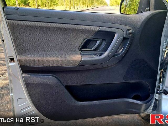 Шкода Фабия 2012 в Запорожье на Automoto.ua Серый Шкода Фабия, объемом двигателя 1.2 л и пробегом 162 тыс. км за 5850 $, фото 2 на Automoto.ua