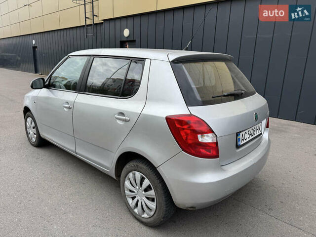 Сірий Шкода Фабія, об'ємом двигуна 1.39 л та пробігом 306 тис. км за 2950 $, фото 4 на Automoto.ua