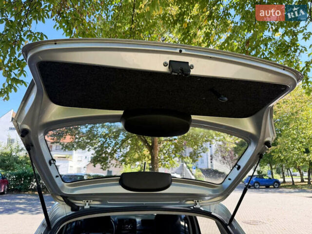 Сірий Шкода Фабія, об'ємом двигуна 1.2 л та пробігом 184 тис. км за 4800 $, фото 8 на Automoto.ua