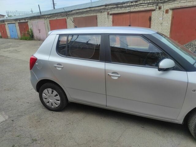 Сірий Шкода Фабія, об'ємом двигуна 1.4 л та пробігом 350 тис. км за 3400 $, фото 3 на Automoto.ua