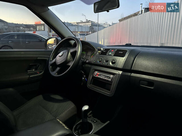 Серый Шкода Фабия, объемом двигателя 1.39 л и пробегом 251 тыс. км за 4199 $, фото 13 на Automoto.ua