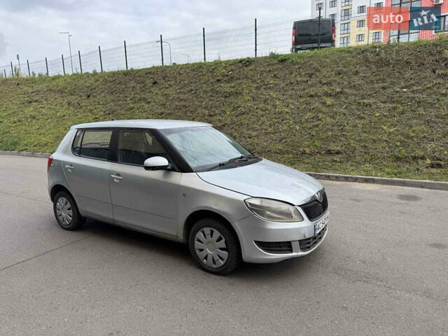 Сірий Шкода Фабія, об'ємом двигуна 1.39 л та пробігом 306 тис. км за 2950 $, фото 2 на Automoto.ua