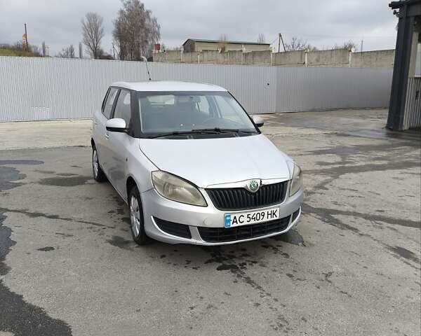 Сірий Шкода Фабія, об'ємом двигуна 1.4 л та пробігом 333 тис. км за 3800 $, фото 2 на Automoto.ua