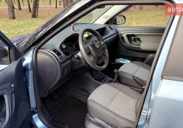 Серый Шкода Фабия, объемом двигателя 1.2 л и пробегом 161 тыс. км за 5500 $, фото 11 на Automoto.ua