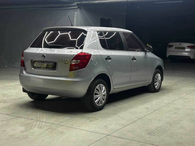 Серый Шкода Фабия, объемом двигателя 1.2 л и пробегом 167 тыс. км за 5100 $, фото 5 на Automoto.ua