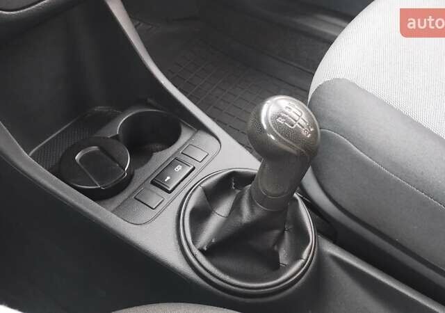 Серый Шкода Фабия, объемом двигателя 1.2 л и пробегом 161 тыс. км за 5500 $, фото 16 на Automoto.ua