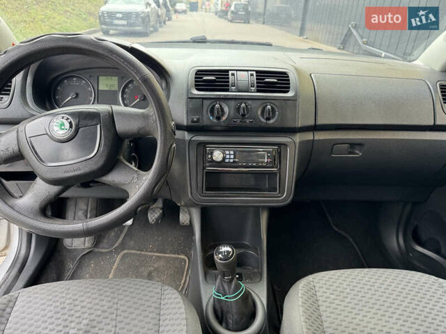 Сірий Шкода Фабія, об'ємом двигуна 1.39 л та пробігом 306 тис. км за 2950 $, фото 6 на Automoto.ua