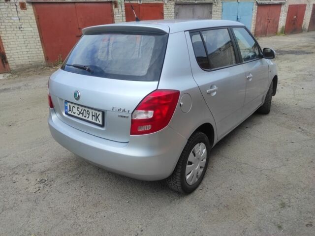 Сірий Шкода Фабія, об'ємом двигуна 1.4 л та пробігом 350 тис. км за 3400 $, фото 4 на Automoto.ua