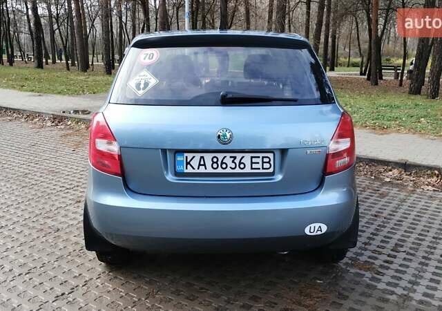 Серый Шкода Фабия, объемом двигателя 1.2 л и пробегом 161 тыс. км за 5500 $, фото 3 на Automoto.ua