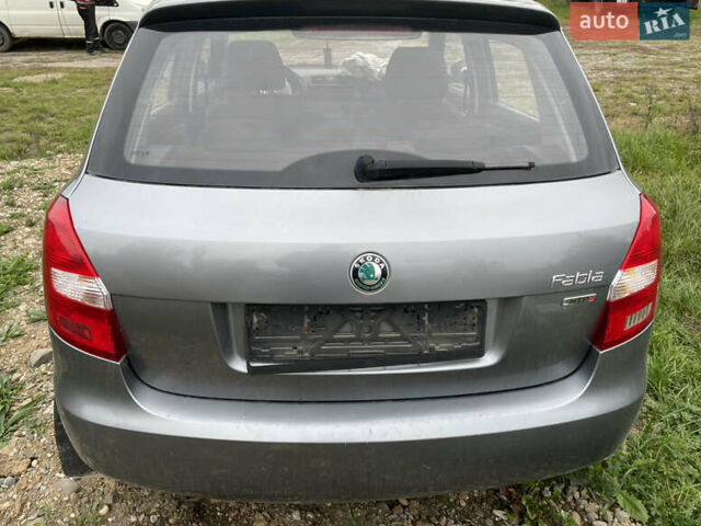 Серый Шкода Фабия, объемом двигателя 1.2 л и пробегом 300 тыс. км за 3000 $, фото 10 на Automoto.ua