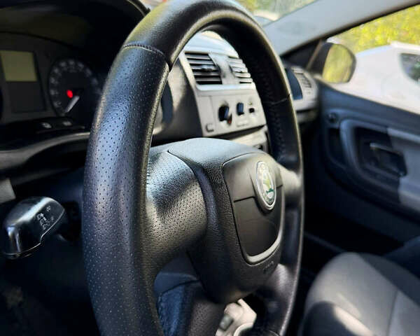 Сірий Шкода Фабія, об'ємом двигуна 1.2 л та пробігом 184 тис. км за 4800 $, фото 14 на Automoto.ua