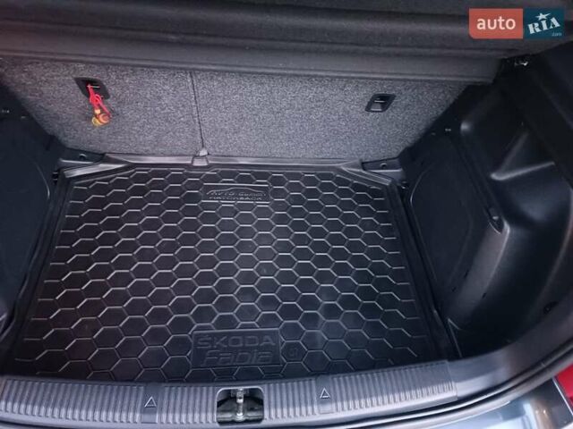 Сірий Шкода Фабія, об'ємом двигуна 1.39 л та пробігом 108 тис. км за 6800 $, фото 36 на Automoto.ua