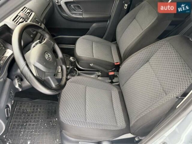 Серый Шкода Фабия, объемом двигателя 1.39 л и пробегом 183 тыс. км за 7200 $, фото 1 на Automoto.ua