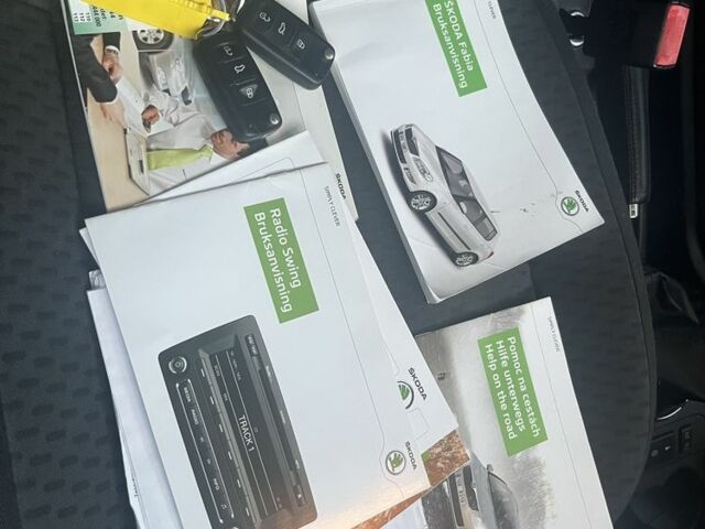 Сірий Шкода Фабія, об'ємом двигуна 1.2 л та пробігом 182 тис. км за 5850 $, фото 7 на Automoto.ua