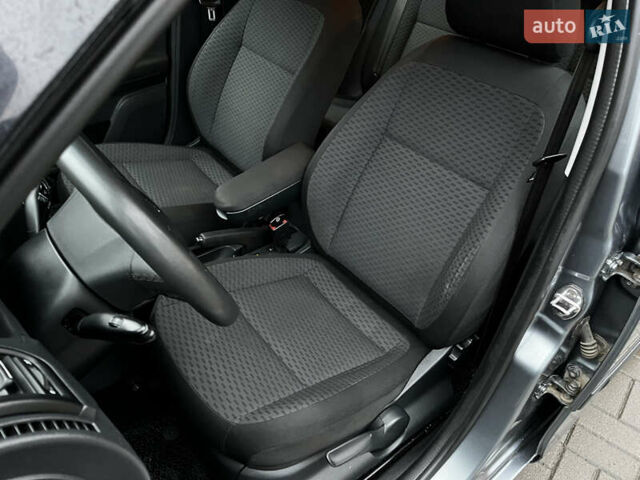 Сірий Шкода Фабія, об'ємом двигуна 1.2 л та пробігом 325 тис. км за 5600 $, фото 26 на Automoto.ua