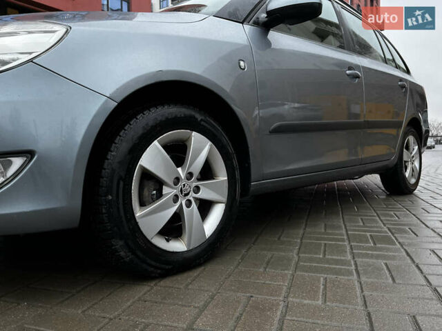 Сірий Шкода Фабія, об'ємом двигуна 1.2 л та пробігом 325 тис. км за 5600 $, фото 18 на Automoto.ua