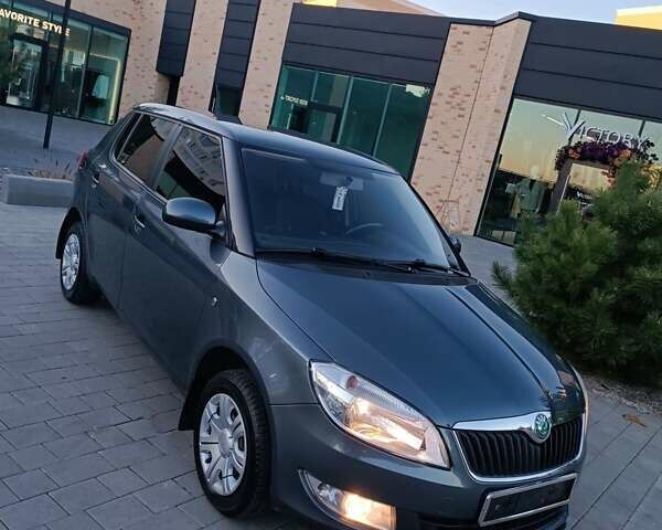 Сірий Шкода Фабія, об'ємом двигуна 1.39 л та пробігом 108 тис. км за 6800 $, фото 1 на Automoto.ua