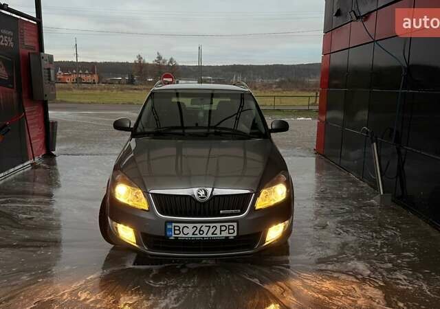 Серый Шкода Фабия, объемом двигателя 1.2 л и пробегом 325 тыс. км за 5300 $, фото 1 на Automoto.ua