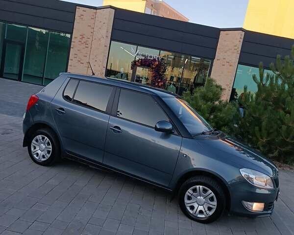 Сірий Шкода Фабія, об'ємом двигуна 1.39 л та пробігом 108 тис. км за 6800 $, фото 2 на Automoto.ua