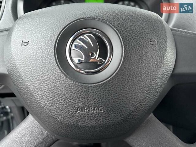 Серый Шкода Фабия, объемом двигателя 1.39 л и пробегом 60 тыс. км за 7700 $, фото 58 на Automoto.ua